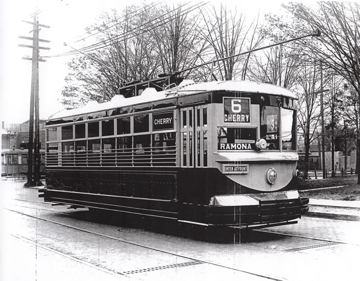 Steam locomotive replacing the horse cars